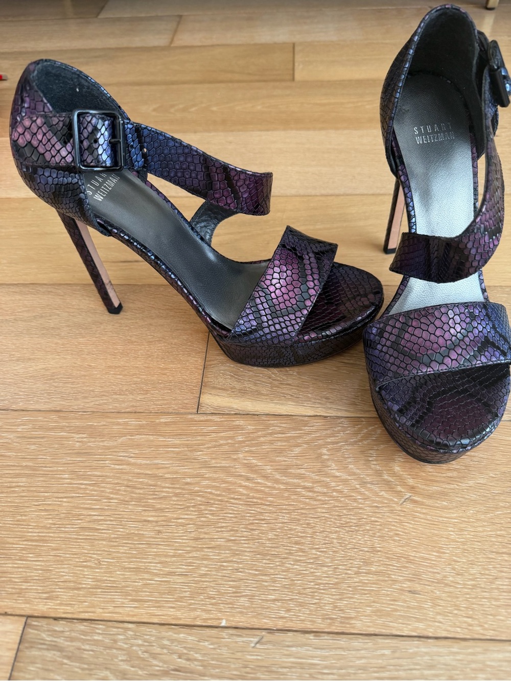 Vintage Stuart Weitzman Platform unicorn  Iridescent Python Embossed Heels Sz 9